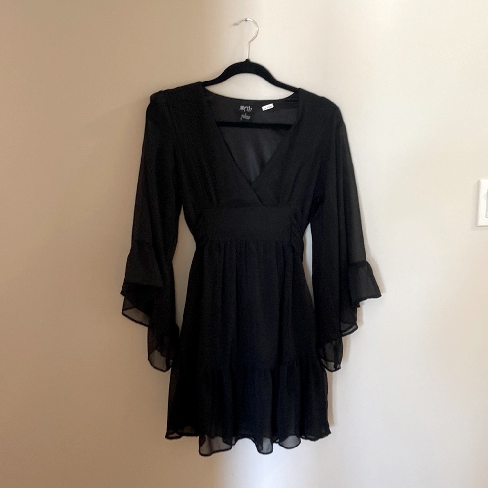 Black long sleeve dress
